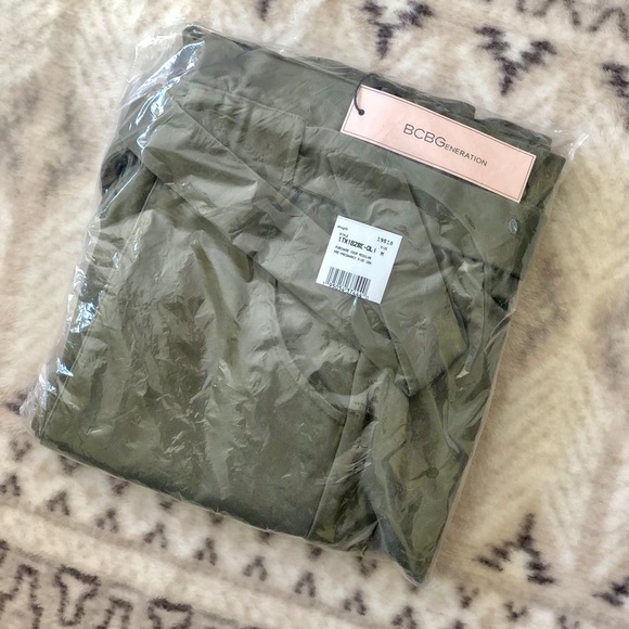 BCBGeneration Rhoda Paperbag Shorts in Olive Green - Picture 10 of 11